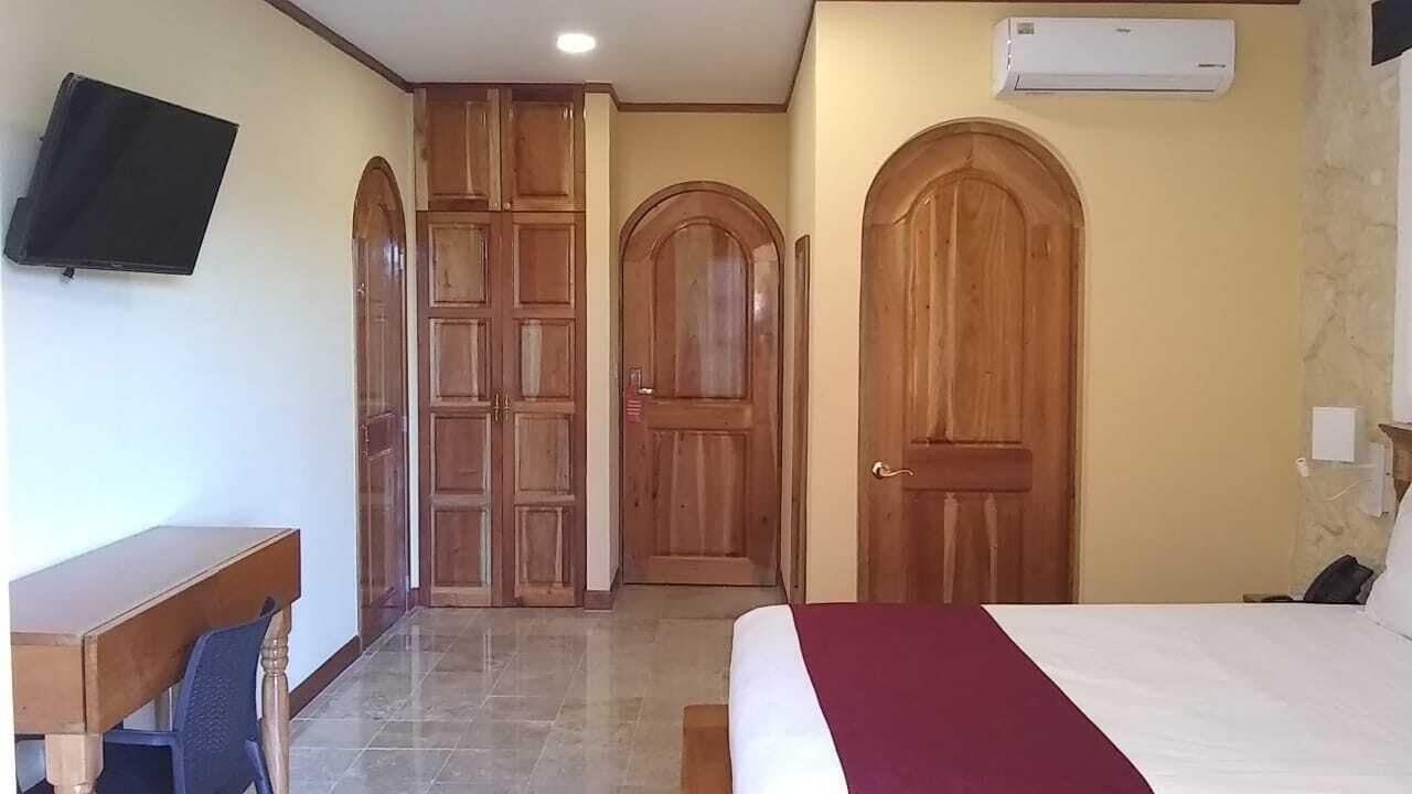 Cancun International Suites Экстерьер фото
