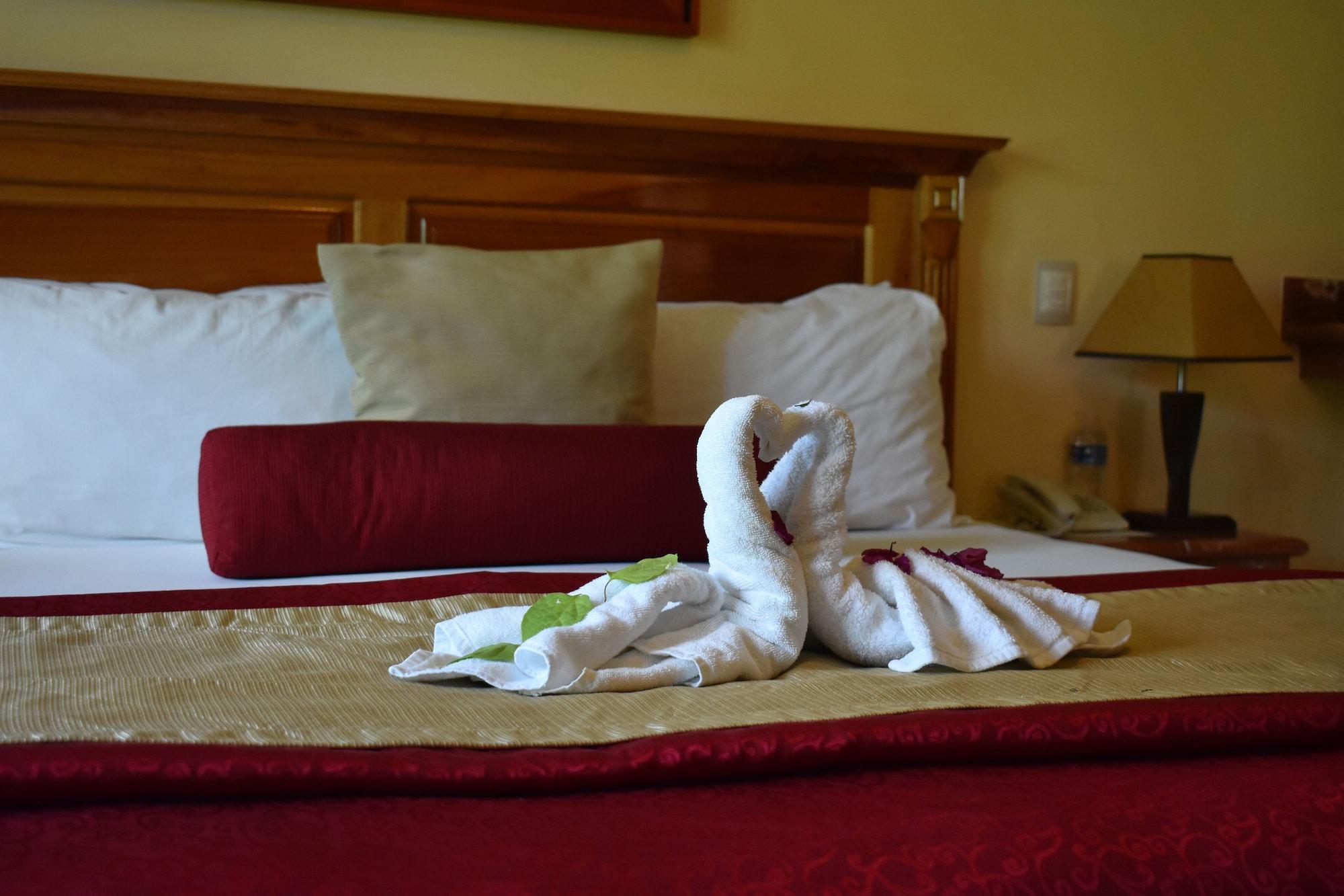 Cancun International Suites Экстерьер фото
