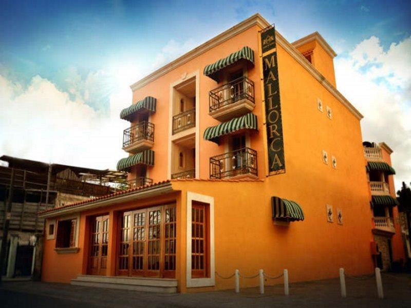 Cancun International Suites Экстерьер фото