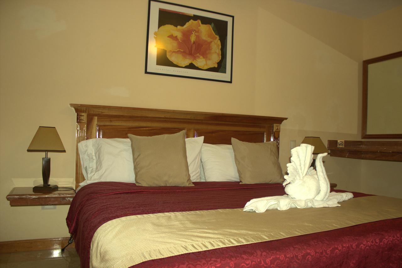 Cancun International Suites Экстерьер фото